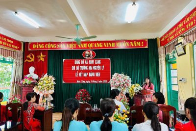 LỄ KẾT NẠP ĐẢNG VIÊN MỚI TẠI CHI BỘ TRƯỜNG MẦM NON NGUYÊN LÝ