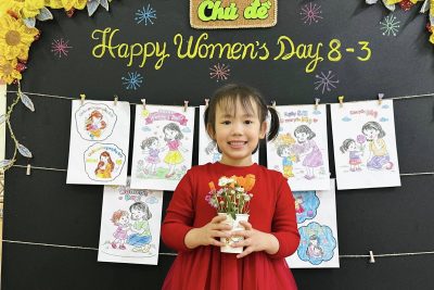 HOẠT ĐỘNG CẮM HOA C5 NGÀY 8-3