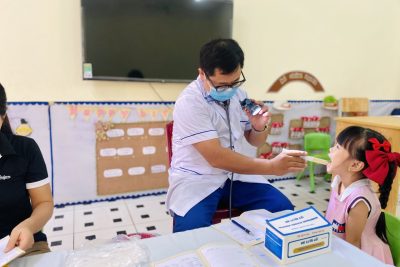 TRƯỜNG MẦM NON NGUYÊN LÝ TỔ CHỨC KHÁM SỨC KHỎE ĐẦU NĂM HỌC CHO TRẺ