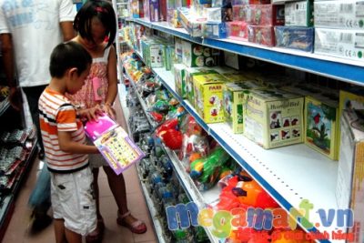 NHỮNG ĐIỀU CHA MẸ CẦN BIẾT KHI LỰA CHỌN MÙA ĐỒ CHƠI CHO TRẺ