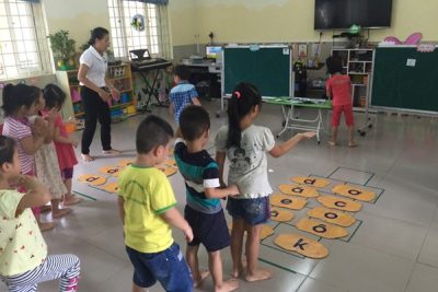 TUYÊN TRUYỀN ĐỔI MỚI PHƯƠNG PHÁP XÂY DỰNG TRƯỜNG MN LẤY TRẺ LÀM TRUNG TÂM